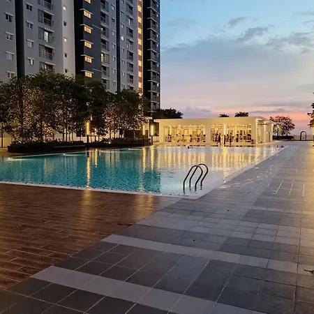 Alanis Suites Klia By Cotton Cloud Sepang Exterior photo